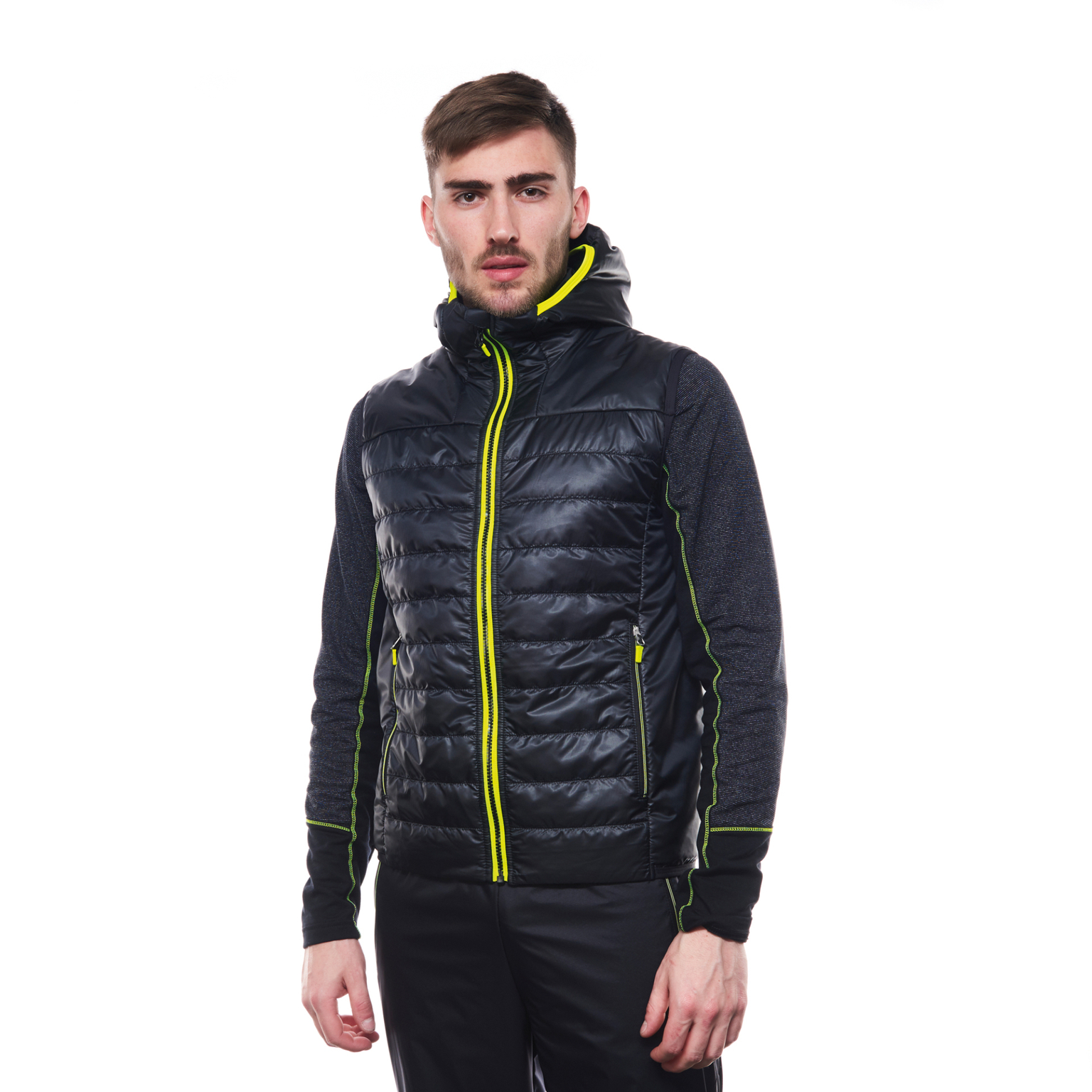 g82122_primaloft_vest_tour_black_1_01