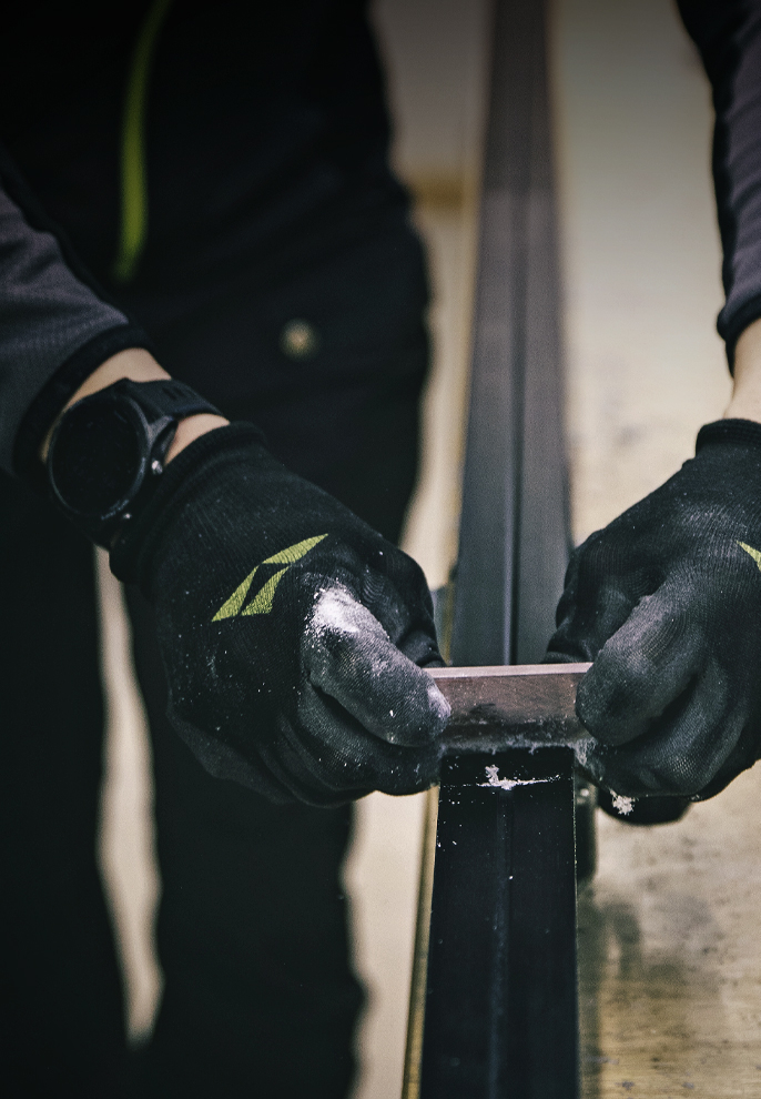 full-card_racing-center_686x990