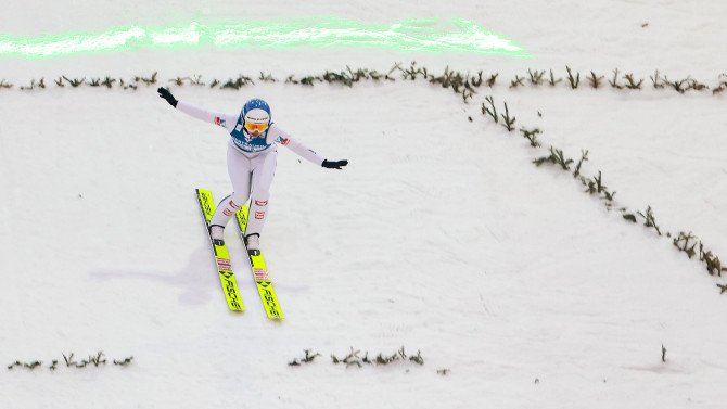 German ski jumpers triumph at World Championship premiere