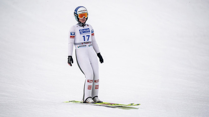 Deutsche Skispringerinnen triumphieren bei WM-Premiere