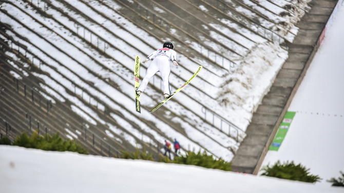German ski jumpers triumph at World Championship premiere